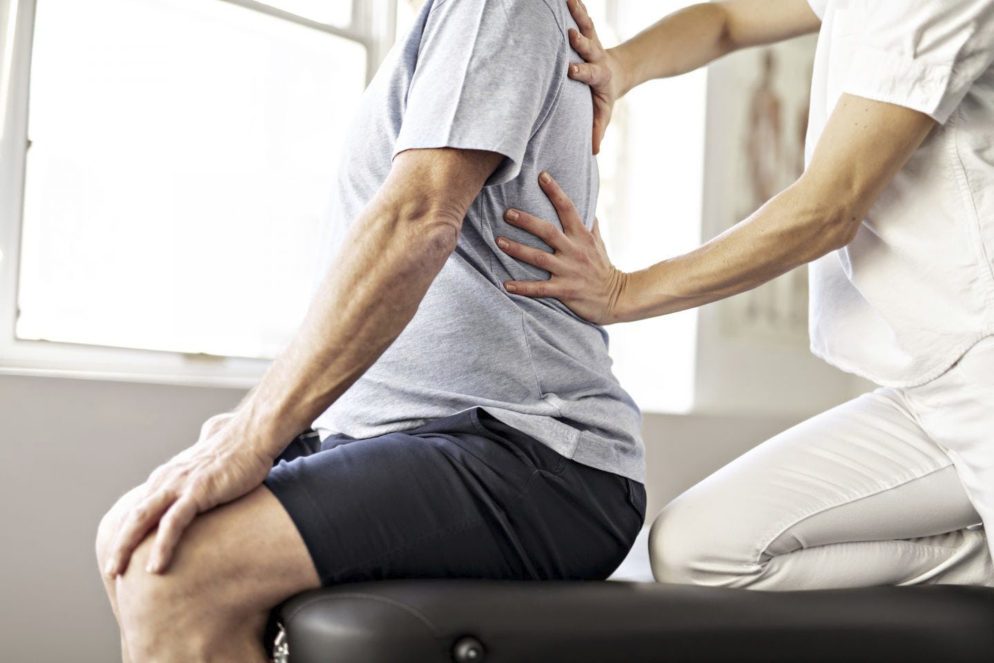 Diagnosis and Treatment of Hip Pain using conservative and safe  chiropractic treatments