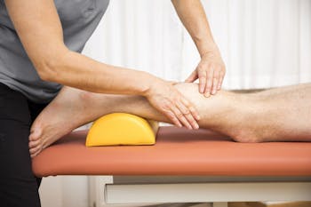 Massage therapy to reduce pain